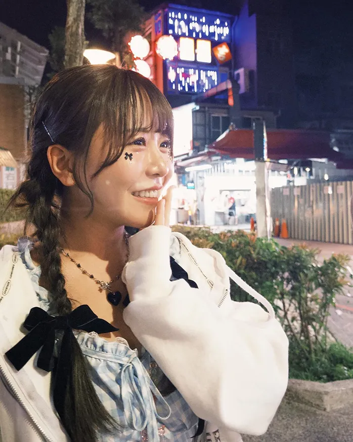 Konatsu Kashiwagi สาวหน้าหวาน ยิ้มสวย แต่ลีลาเร้าร้อน อกอึ๋ม 4