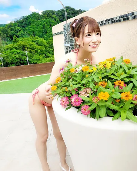 Minami Hatsukawa ประวัติ สาวญี่ปุ่น ลุคสดใส อดีตนักแสดง สายผู้ใหญ่ 20