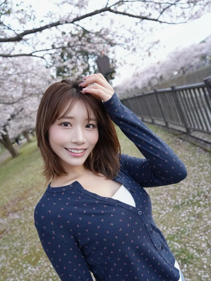 KawakitaSaika ไซกะ คาวาคิตะ ถ่ายภาพกับซากุระ